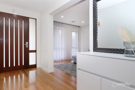 Property photo of 28 Avisha Way Greenvale VIC 3059