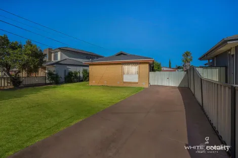 Property photo of 17 Oakwood Road Albanvale VIC 3021