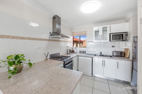 Property photo of 16/11 Florence Street Wynnum QLD 4178