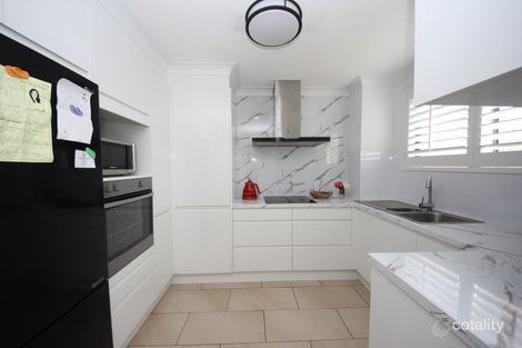 Property photo of 2/28 Dudley Street Mermaid Beach QLD 4218