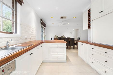 Property photo of 14 Oxford Close Croydon Hills VIC 3136