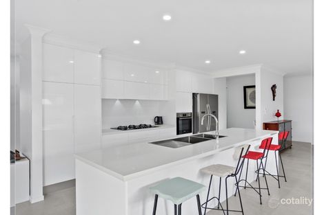 Property photo of 17 Oxbow Loop Redlynch QLD 4870