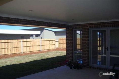 Property photo of 28 Beveridge Crescent Forde ACT 2914