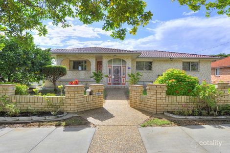 15 Dorinda St, Greenslopes, QLD 4120