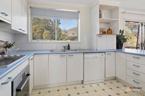 Property photo of 10 Selwyn Street Hackett ACT 2602