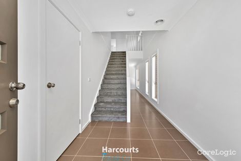 Property photo of 16 Villandry Street Roxburgh Park VIC 3064