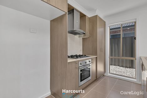 Property photo of 16 Villandry Street Roxburgh Park VIC 3064