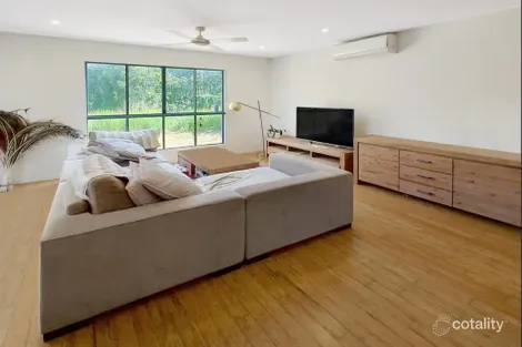 Property photo of 2/9 Rossmann Road Smithfield QLD 4878