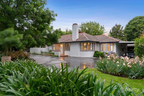 Property photo of 25 Captain Cook Crescent Griffith ACT 2603