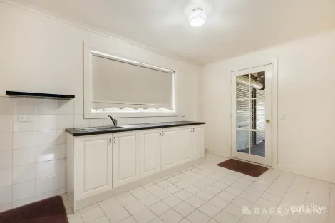 Property photo of 7 Edward Staff Drive Kinglake VIC 3763