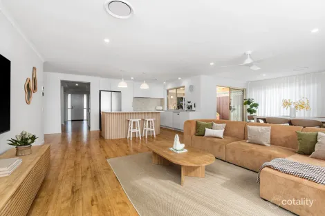 Property photo of 4 Foxhill Place Banora Point NSW 2486