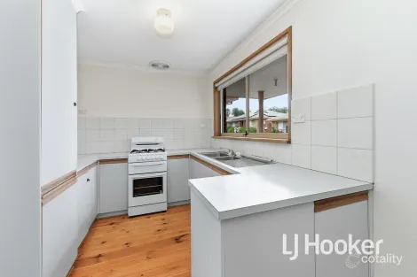 Property photo of 4/16-18 Regans Road Hampton Park VIC 3976