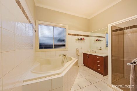 Property photo of 13 Sovereign Way Hillside VIC 3037