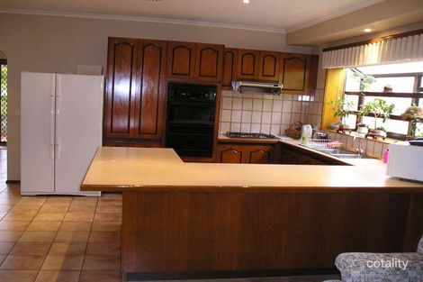 Property photo of 19 Showjump Crescent Endeavour Hills VIC 3802