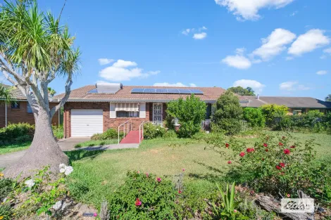 15 Paruna Cl, Taree, NSW 2430