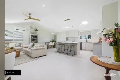 Property photo of 36 Rowlands Road Burnett Heads QLD 4670