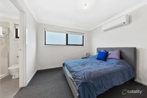 Property photo of 16 Wiseman Walk Wollert VIC 3750