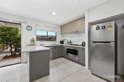 Property photo of 16 Wiseman Walk Wollert VIC 3750