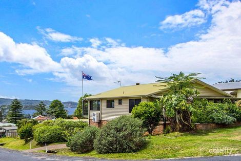 2 Hughes St, Point Clare, NSW 2250