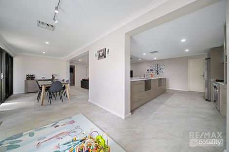 Property photo of 24 Enfield Turn Carramar WA 6031