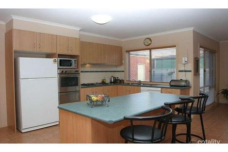 Property photo of 17 Spring Circuit Pakenham VIC 3810