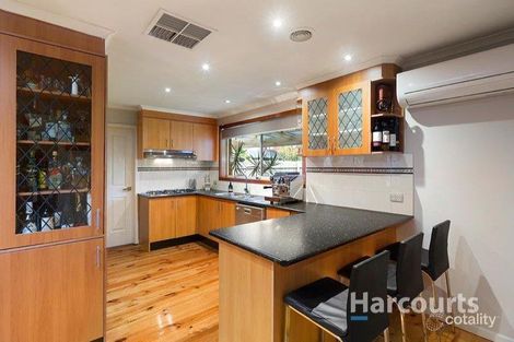 Property photo of 39 Madigan Crescent Mill Park VIC 3082