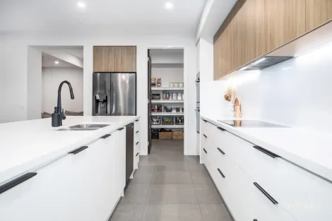 Property photo of 8 Tamarind Place Aintree VIC 3336