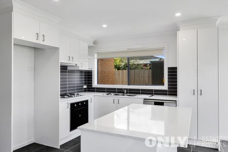 Property photo of 5 Lancaster Crescent Carrum Downs VIC 3201