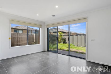 Property photo of 5 Lancaster Crescent Carrum Downs VIC 3201