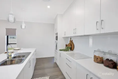 Property photo of 11 Stapleton Avenue Innes Park QLD 4670