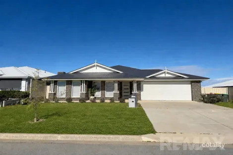 23 Morris Cres, Gobbagombalin, NSW 2650