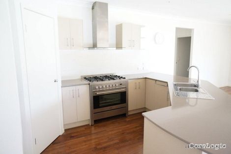Property photo of 27 Tweeddale Circuit Drewvale QLD 4116
