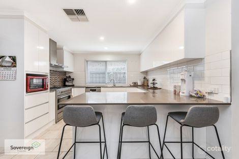 Property photo of 4 Kent Court Cranbourne North VIC 3977