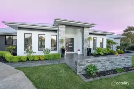 78 Ibis Gardens Ct, Cardigan, VIC 3352