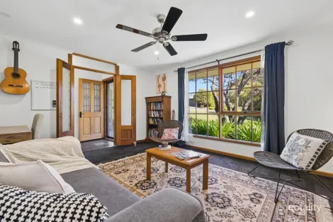 Property photo of 18 Evandale Circuit Happy Valley SA 5159