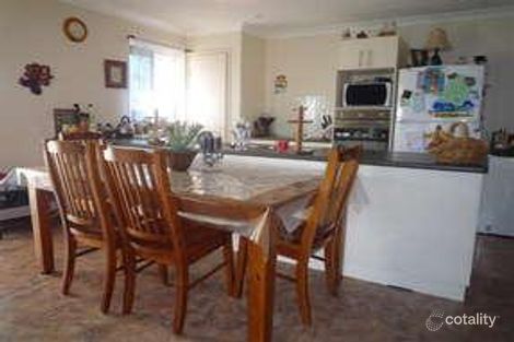 Property photo of 76 Searle Street Thabeban QLD 4670