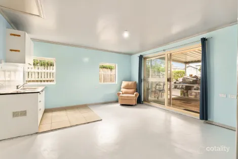 Property photo of 8 Henderson Road Deagon QLD 4017