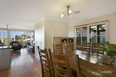 Property photo of 6 Azalea Court Narre Warren VIC 3805