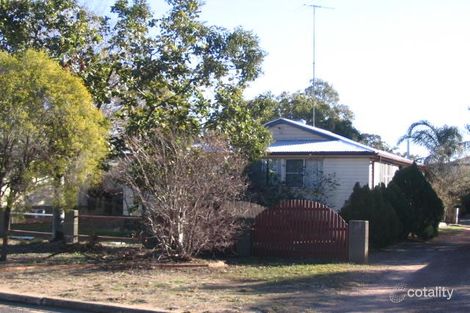 55 Hawkins St, Miles, QLD 4415