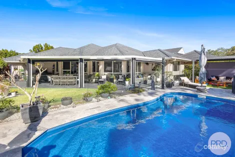 18 Kestrel Ave, Salamander Bay, NSW 2317