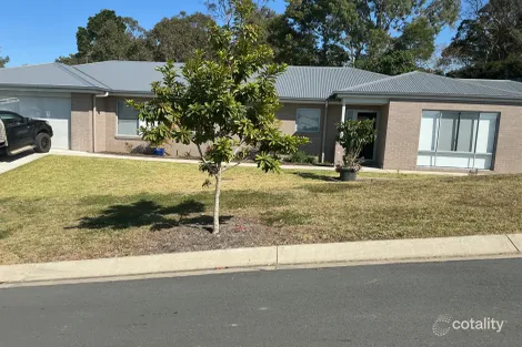 32 Excalibur Cres, Southside, QLD 4570