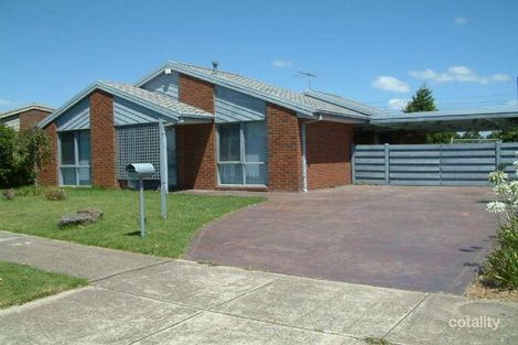 Property photo of 16 Collins Crescent Berwick VIC 3806