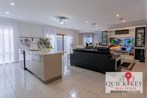 Property photo of 35 Birchmore Circuit Truganina VIC 3029