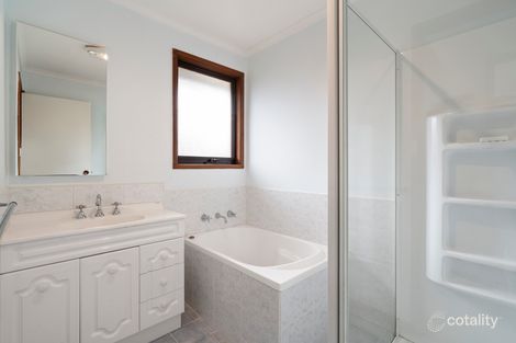 Property photo of 11 Settler Court Werribee VIC 3030