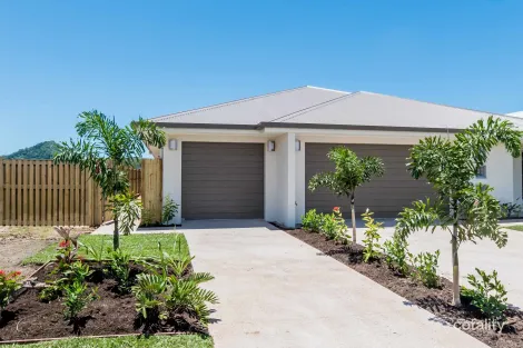 2/52 Thornborough Cct, Smithfield, QLD 4878