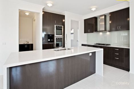 Property photo of 23 Enterprise Circuit Fraser Rise VIC 3336