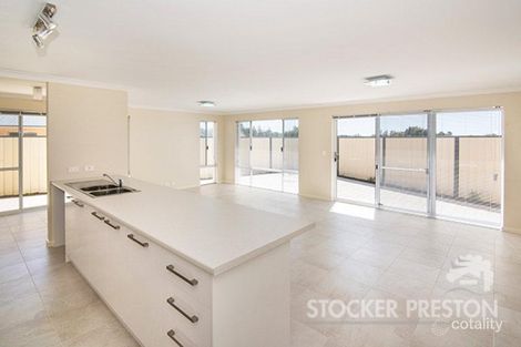 2/13 Bayou Ct, Geographe, WA 6280