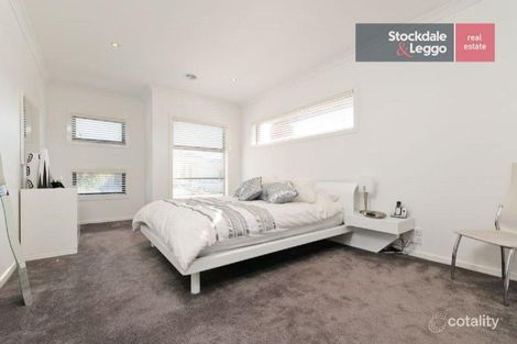 Property photo of 8 Dempster Drive Craigieburn VIC 3064