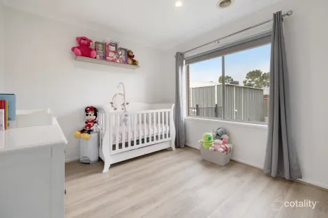 Property photo of 42 Cascade Avenue Wallan VIC 3756