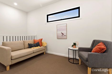 Property photo of 2/16 Peter Street Oakleigh South VIC 3167